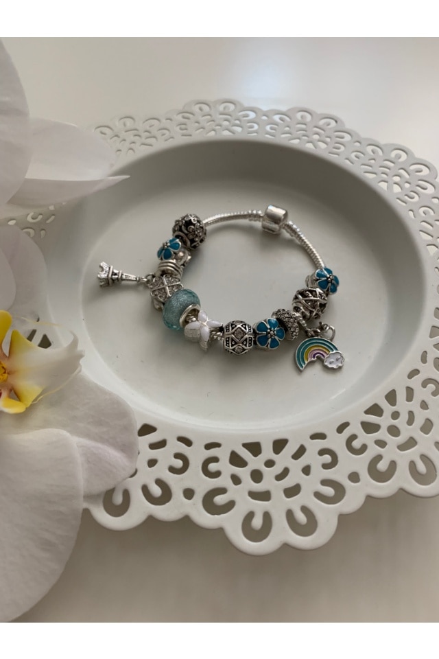 Bratara Jessie metalica de culoare bleu cu 12 charmuri, ideala martisor, aniversare, zi de nastere