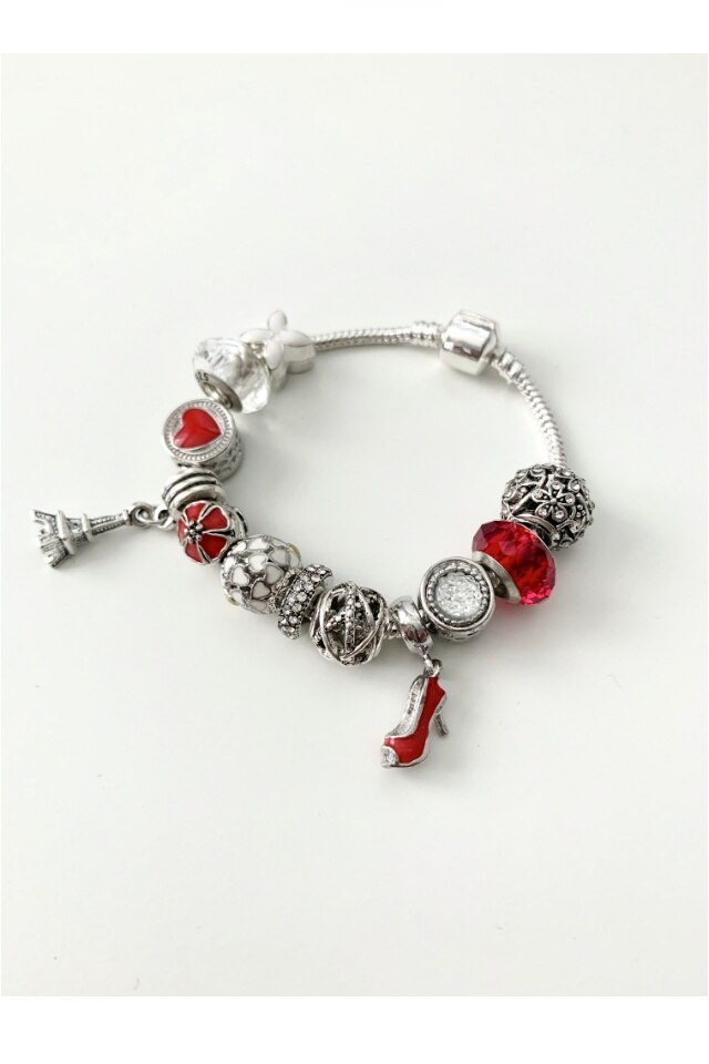 Bratara Rose metalica de culoare rosie cu 12 charmuri, ideala martisor, aniversare, zi de nastere