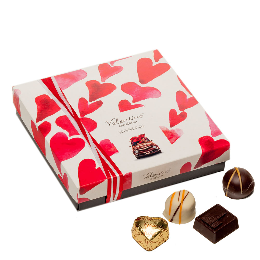 Cutie Red Hearts 175g - cutie model inimioare cu 12 praline belgiene