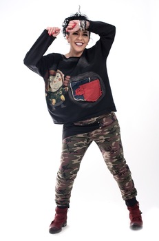 pantaloni godiya army din tricot cu imprimeu de camuflajaccesorizati cu nasturi imagen 3_0_
0