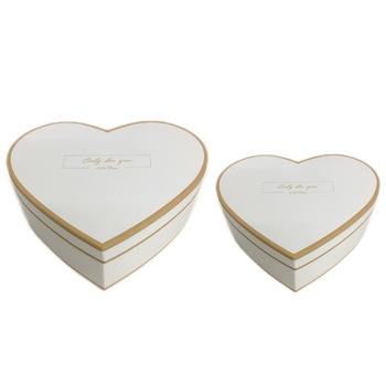Set 2 cutii de carton, forma inima, alb/auriu, 19/22 cm Set 2 cutii de carton, forma inima, alb/auriu, 19/22 cm