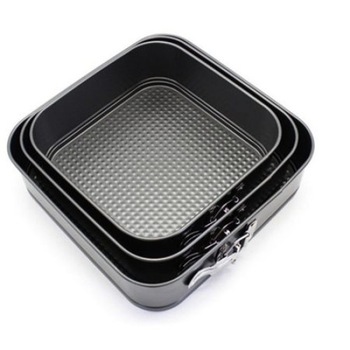 Set 3 tavi tort , patrate, antiaderente, baze detasabile Set 3 tavi tort , patrate, antiaderente, baze detasabile