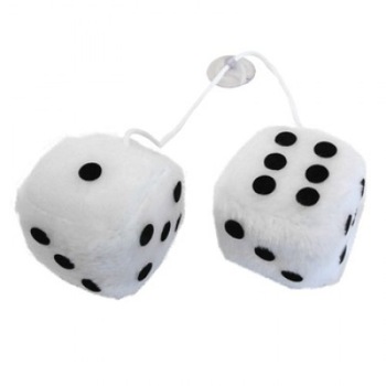Ornament oglinda autoturism , tip zaruri , de culoare alba , cu dimensiunile 8 x 8 cm