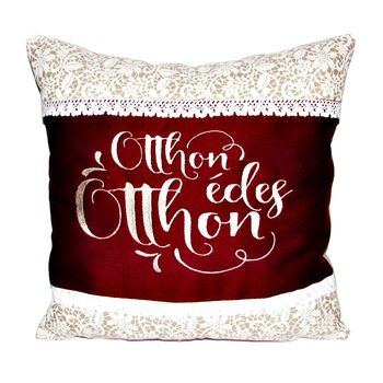 Perna brodata, Otthon édes otthon, design 1, dantela 01-bordo, 40x40 cm Happy Gifts Perna brodata, Otthon édes otthon, design 1, dantela 01-bordo, 40x40 cm Happy Gifts