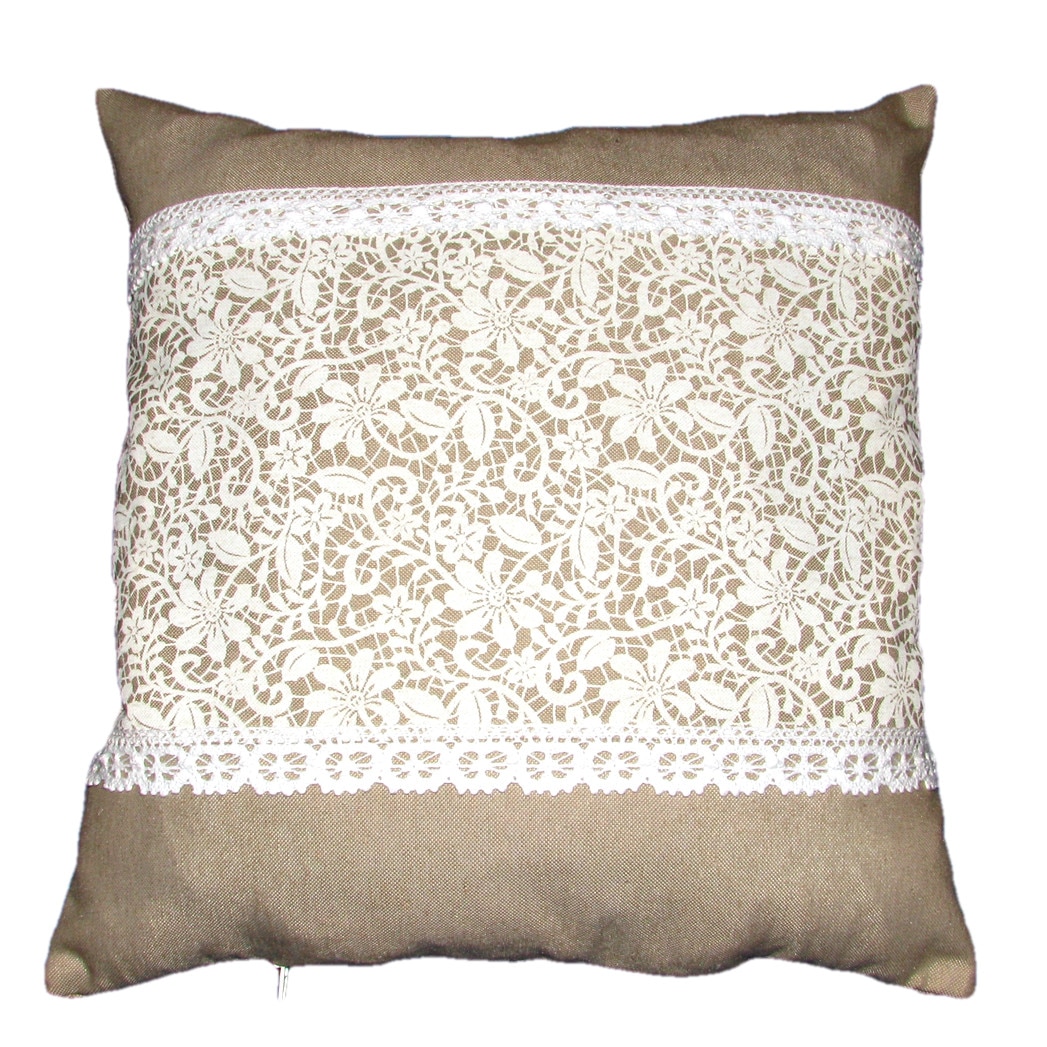 Perna bumbac cu dantela, dantela 01-bej natur, 40x40 cm, Happy Gifts