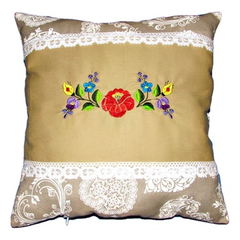 Perna brodata, Kalocsai, design 2, bej-dantela 02, 40x40 cm Happy Gifts Perna brodata, Kalocsai, design 2, bej-dantela 02, 40x40 cm Happy Gifts