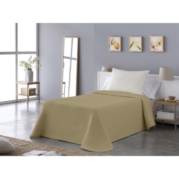 Cuvertura pat Kring Atenas Liso, 65% poliester + 35% bumbac, 200x270 cm, Bej Cuvertura pat Kring Atenas Liso, 65% poliester + 35% bumbac, 200x270 cm, Bej