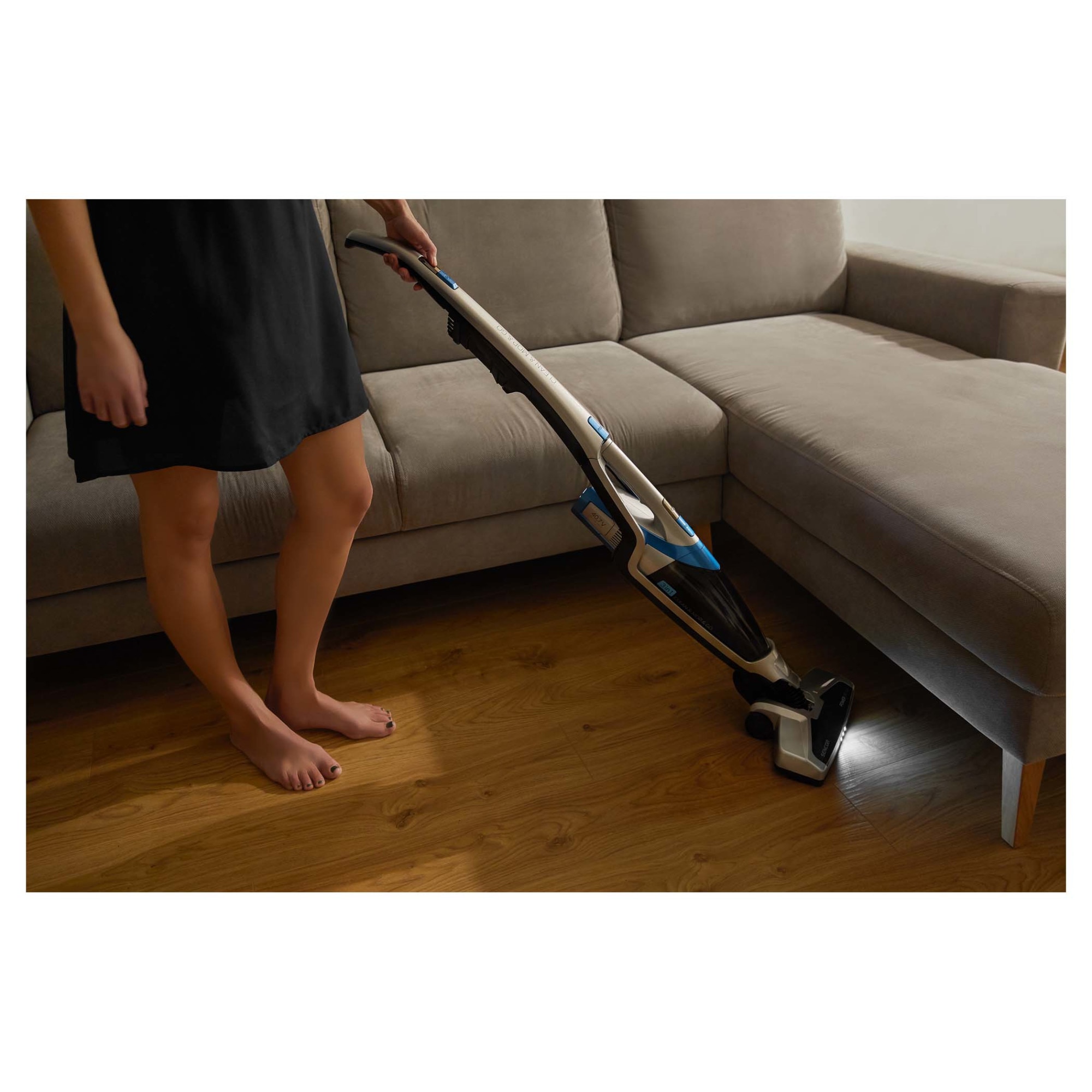 Aspirator vertical fara fir cu spalare Sencor SVC 0740BL-EUE3, Li-ion 2200 mAh, 75dB, autonomie pana la 85 minute, recipient praf 0.5 l, albastru/argintiu