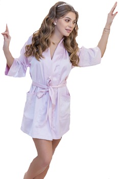 Halat dama, rozaliu din tafta soft, accesorizat dantela Chantilly, Roz pal Halat dama, rozaliu din tafta soft, accesorizat dantela Chantilly, Roz pal