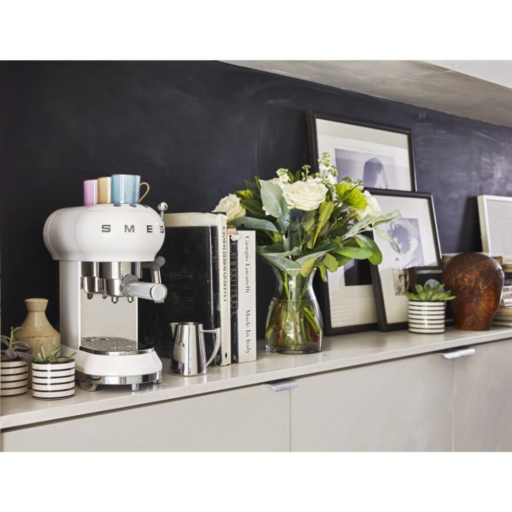 Еспресо кафемашина Smeg ECF01WHEU, 50's Style, 1350 W, 15 бара, Бяла ...