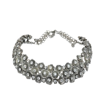 Colier rafinat, argintiu, cu flori si cristale pe trei randuri,D&J Exclussive,argintiu Colier rafinat, argintiu, cu flori si cristale pe trei randuri,D&J Exclussive,argintiu