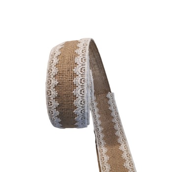 Banda decorativa din iuta cu dantela cusuta pe margini la interior, 1 m Banda decorativa din iuta cu dantela cusuta pe margini la interior, 1 m