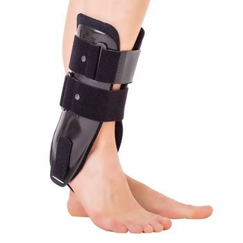 Orteza de glezna mobila cu atele laterale din material plastic, Triamed, Anklefix Activ, dreapta Orteza de glezna mobila cu atele laterale din material plastic, Triamed, Anklefix Activ, dreapta