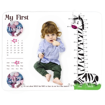 Paturica foto bebe Baby Milestone Blanket Long Neck Zebra & Foot Steps, 100x120cm, doua fete, alba, fleece, fina, plus set 45 stickere vizibile, 20 cm diametru, adeziv pe baza de apa, non toxice, pentru gravide si nou nascuti Paturica foto bebe Baby Milestone Blanket Long Neck Zebra & Foot Steps, 100x120cm, doua fete, alba, fleece, fina, plus set 45 stickere vizibile, 20 cm diametru, adeziv pe baza de apa, non toxice, pentru gravide si nou nascuti