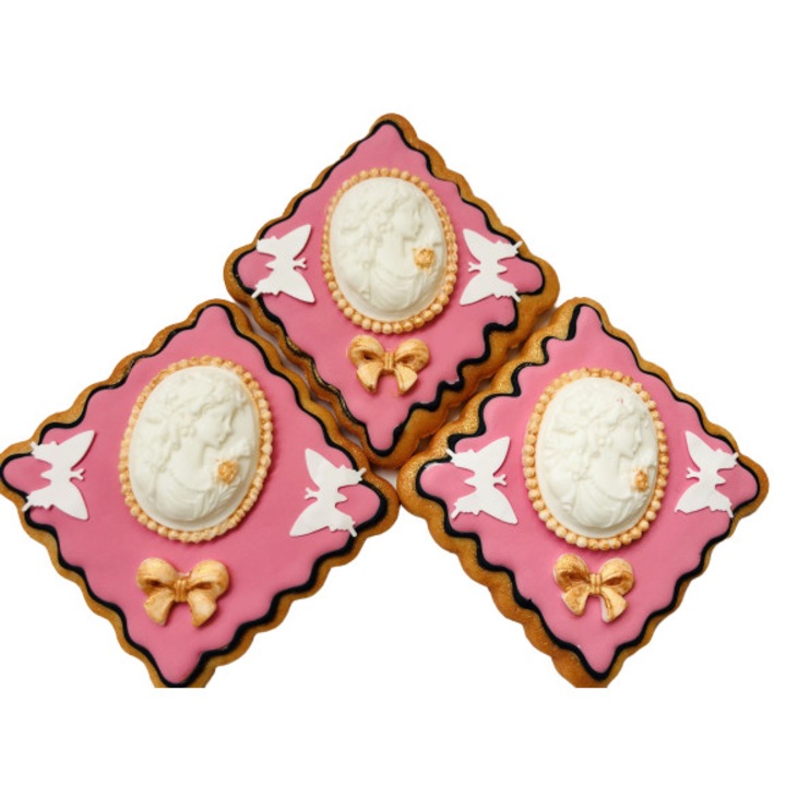 Set marturii comestibile handmade, Fancycookie, camee fundal roz, 12 bucati