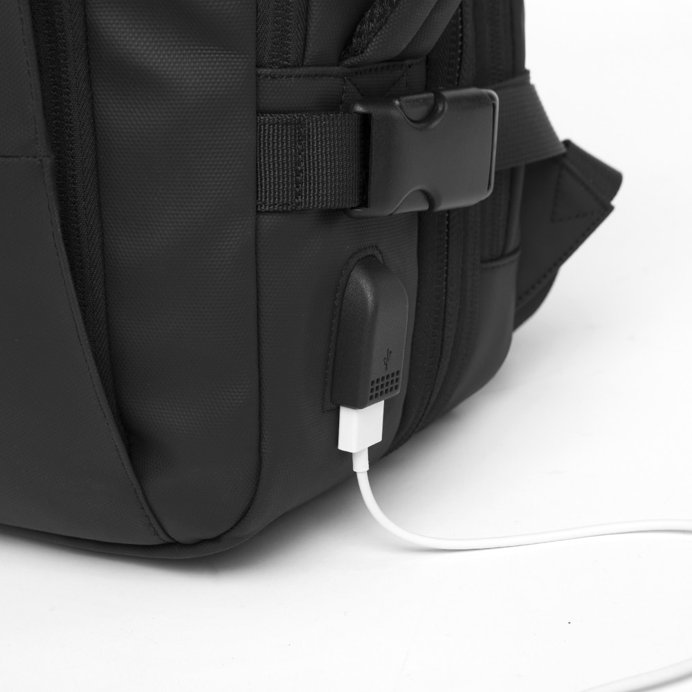 Rucsac laptop 15.6", pentru calatorii, impermeabil, expandabil pana la 37 L, cu port de incarcare USB, BANGE, 44x30x16 cm, Negru