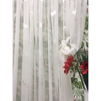 Perdea ivoire 500x245cm, cu fluturi albi, cu rejansa by Liz Line - RD1325 Perdea ivoire 500x245cm, cu fluturi albi, cu rejansa by Liz Line - RD1325