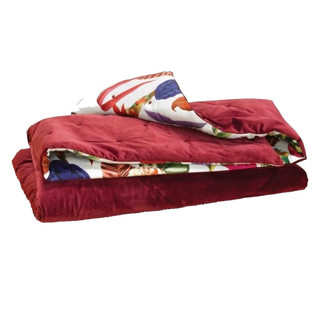 Cuvertura matlasata Christian Lacroix, model Tropical Bordo, 120x220 cm, bumbac si catifea