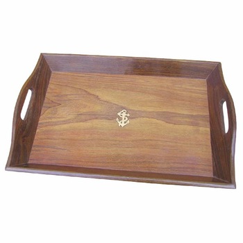 Tava Sea Club din lemn, ancora gravata, 45x32x5.5cm Tava Sea Club din lemn, ancora gravata, 45x32x5.5cm