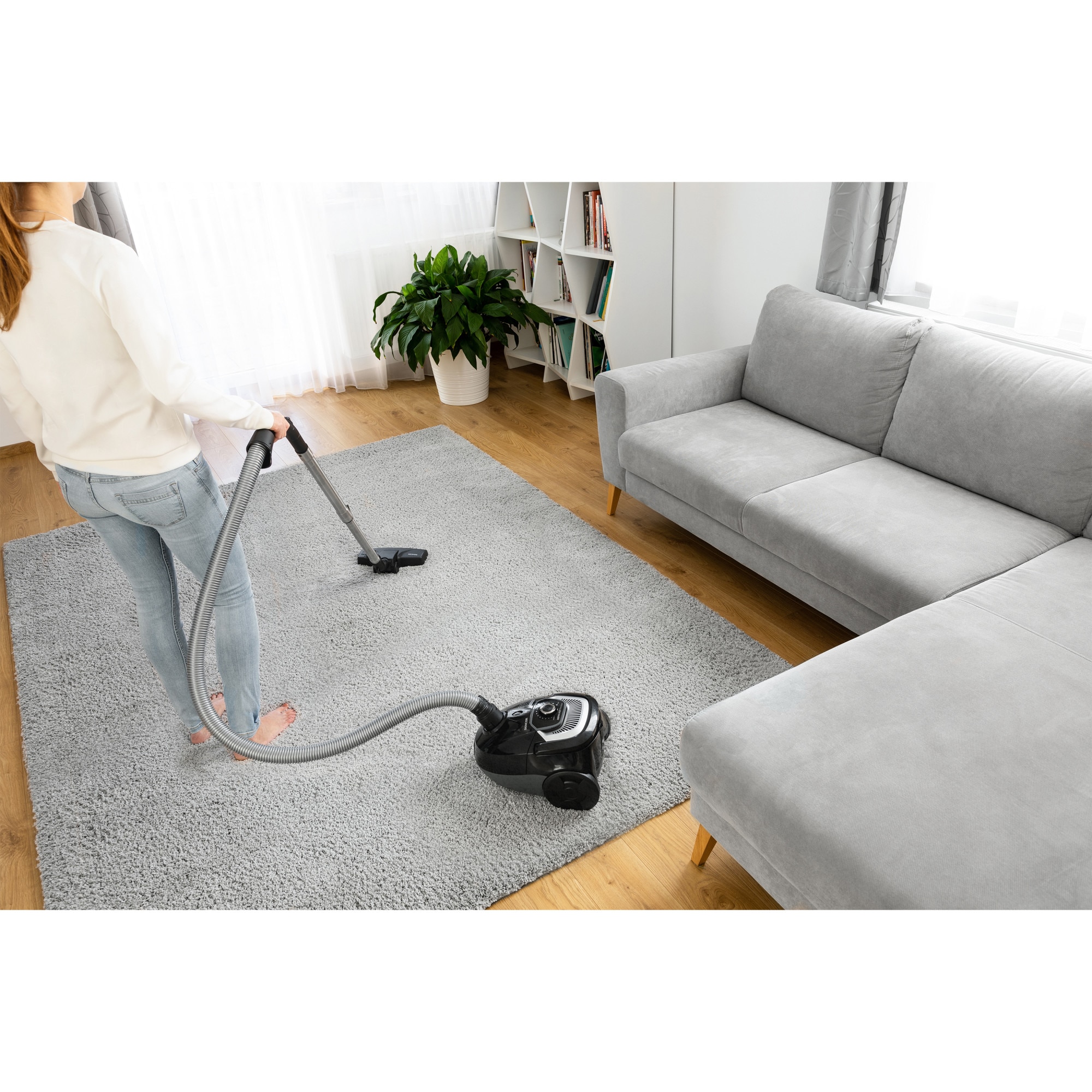 Aspirator cu sac, Sencor, 700W, 2l, Negru