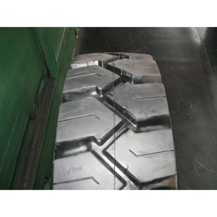 Anvelopa solida 6.00-9/4.00" Maxam MS702 Black