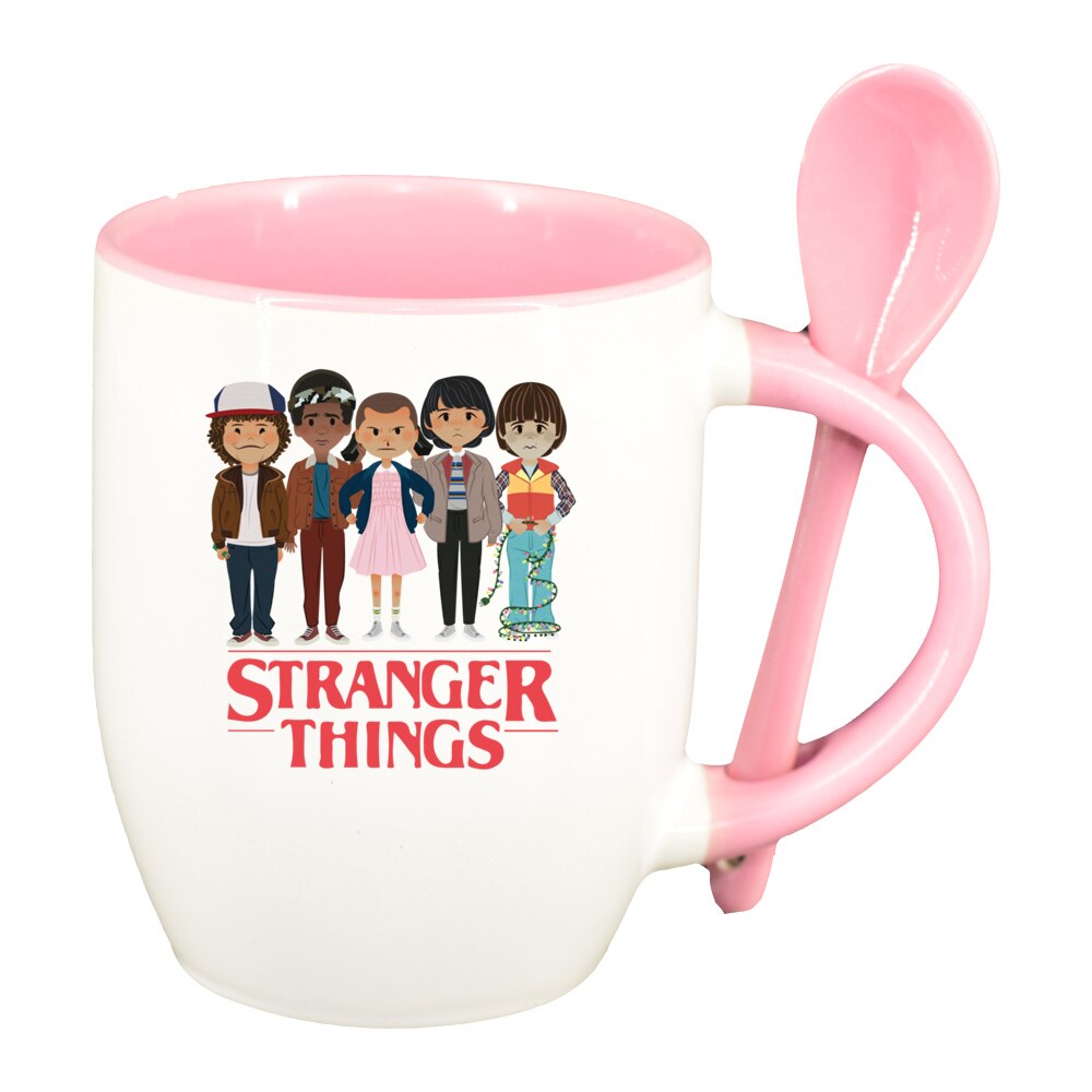 Cana Stranger Things cu lingurita, interior roz, 330ml, D1293