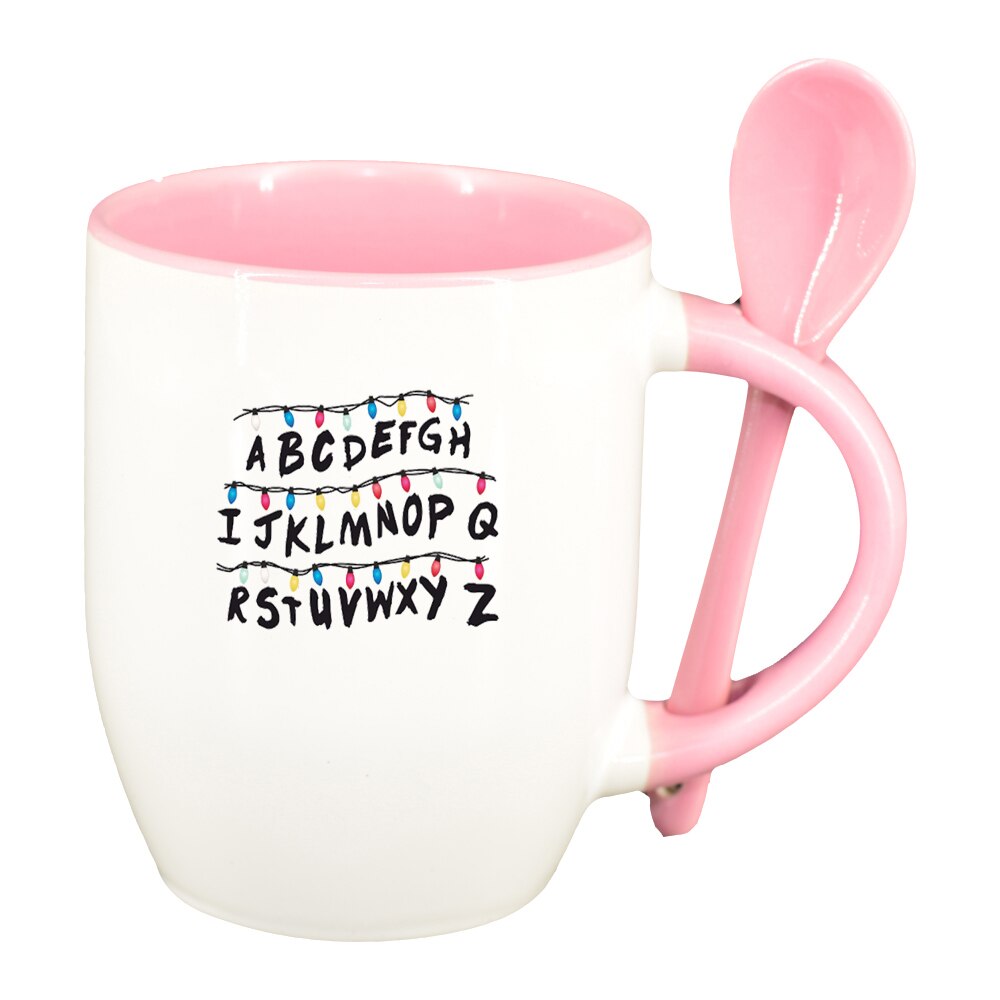 Cana Stranger Things cu lingurita, interior roz, 330ml, D1294
