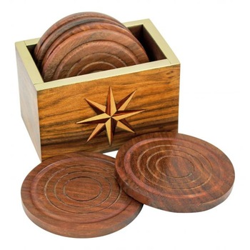 Suporturi pahare Sea Club, set 6 bucati din lemn in suport, 10x6.5x8.5cm Suporturi pahare Sea Club, set 6 bucati din lemn in suport, 10x6.5x8.5cm