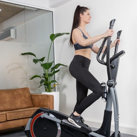 Bicicleta eliptica Flow DCT2500I, Greutate utilizator 140 kg, 23 programe antrenament, Bluetooth, Roti transport