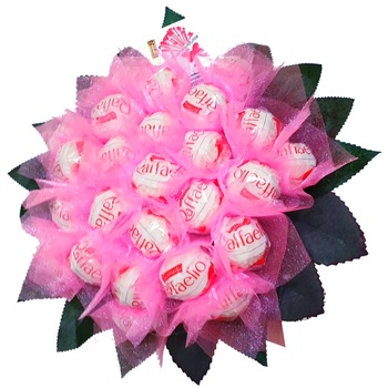 Buchet dulce din praline de ciocolata , 300 gr Buchet dulce din praline de ciocolata , 300 gr