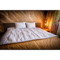 Pilota vara Hypo-Alergica, 200×220 cm, Alba, matlasata, Umplutura Puf Siliconic, Microfibra Soft Touch, lavabila la 95 grade