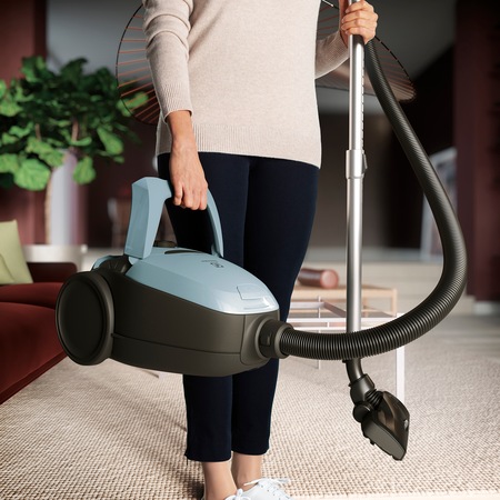 Aspirator cu sac Electrolux Pure D8 PD82-4MB, 600W,Clasa A+, functia AUTO, filtru de evacuare lavabil, indicator LED sac plin, 57 dB(A), perie parchet, Misty Blue