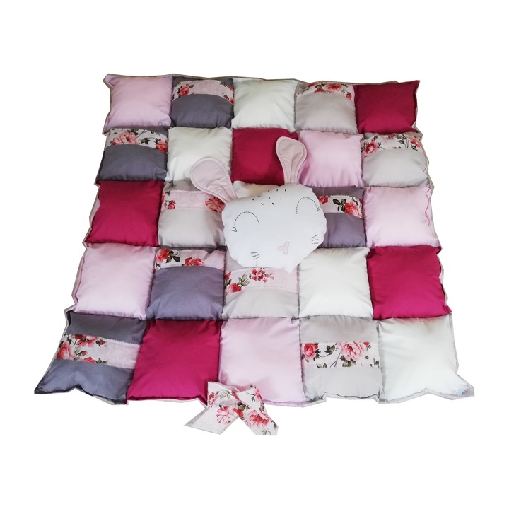 Covoras de joaca Vintage cu pernuta iepuras, Model patrate pufoase,120x120x5 cm