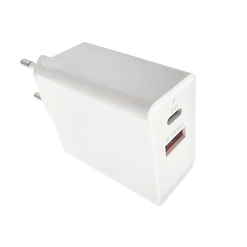 Incarcator rapid de retea QC 3.0, PD port USB tip C DC 5V - 3.4A si port USB DC 5V - 2.1A, alb Incarcator rapid de retea QC 3.0, PD port USB tip C DC 5V - 3.4A si port USB DC 5V - 2.1A, alb