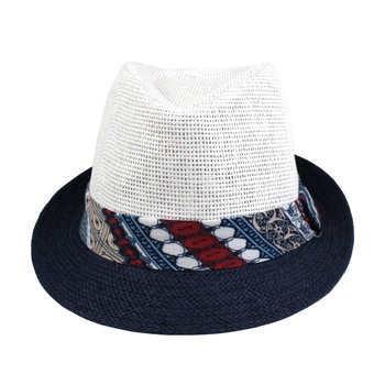 Palarie barbati Basic, alba cu banda colorata, 57-59 cm Palarie barbati Basic, alba cu banda colorata, 57-59 cm