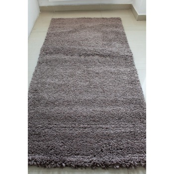 Covor modern cu fir lung Shaggy 1800, 70X120cm , 100% soft polipropilena,gramaj 2000g/mp,inaltime fir 3 cm ,tip uni, culoare light brown Covor modern cu fir lung Shaggy 1800, 70X120cm , 100% soft polipropilena,gramaj 2000g/mp,inaltime fir 3 cm ,tip uni, culoare light brown