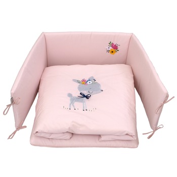 Set lenjerie din bumbac, cu protectie laterala pentru pat bebe, Deery Pink, 120 x 60 cm Set lenjerie din bumbac, cu protectie laterala pentru pat bebe, Deery Pink, 120 x 60 cm