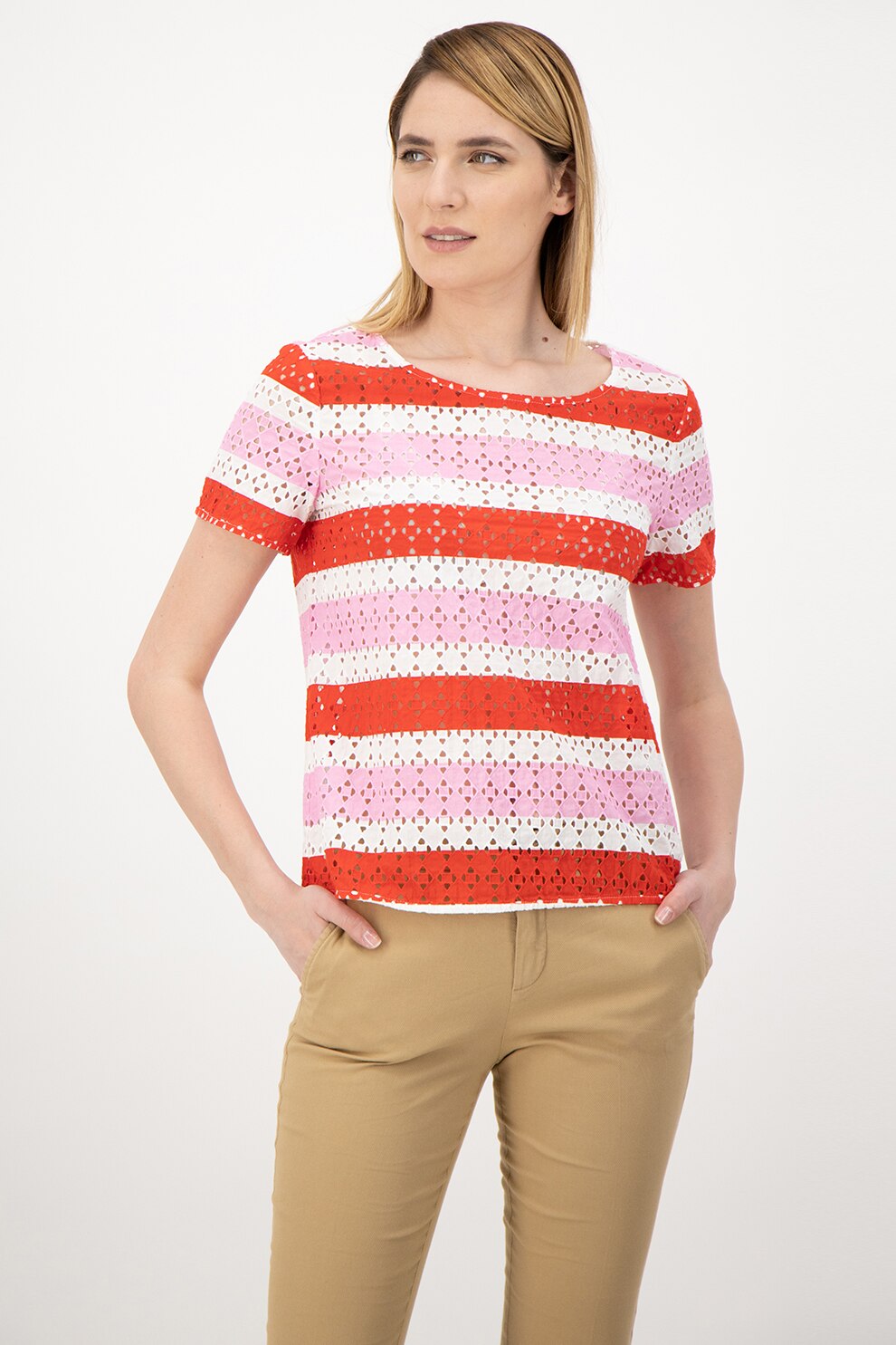 United Colors of Benetton, Tricou cu model in dungi si aspect perforat, Alb/Rosu/Roz