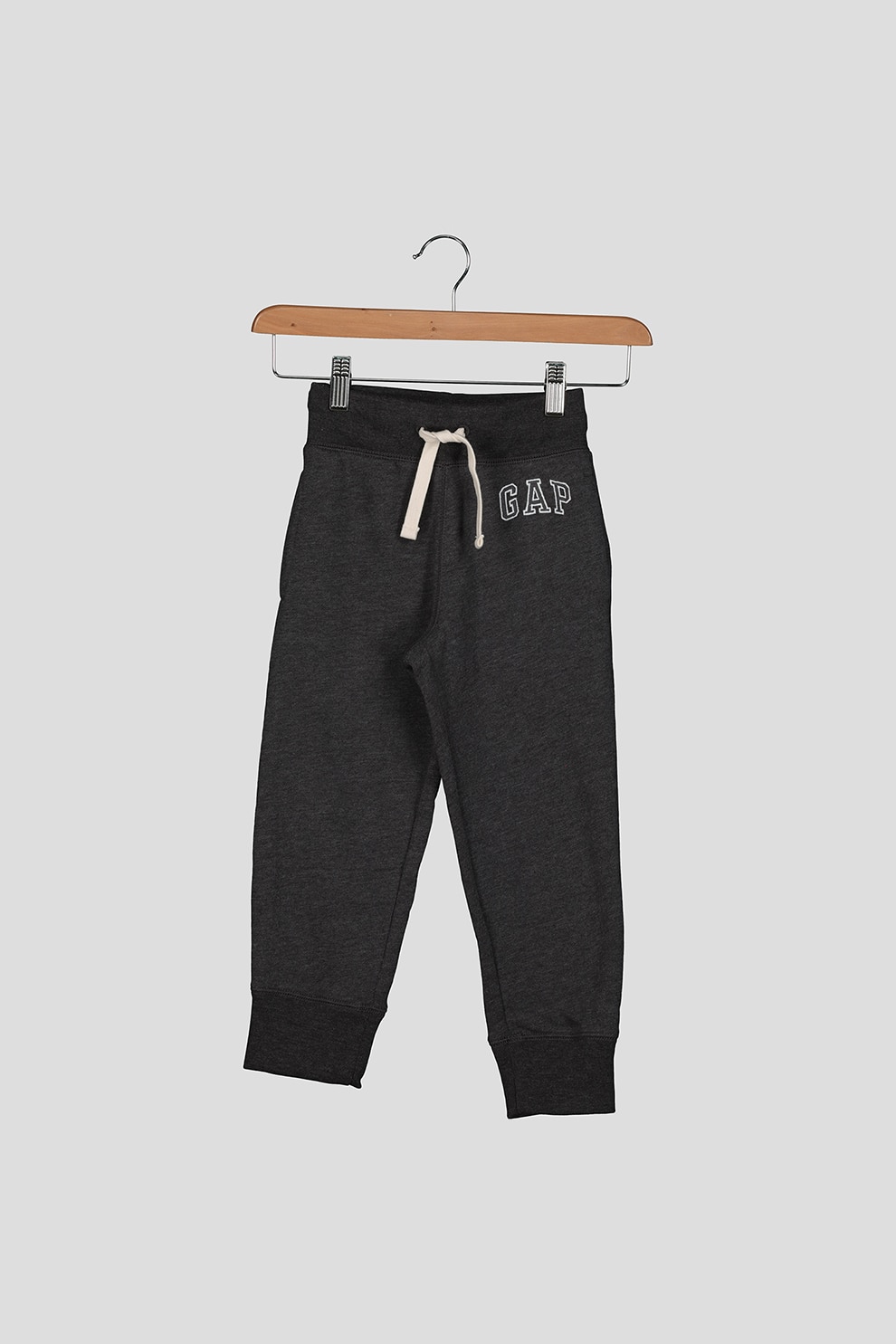 GAP, Pantaloni sport cu logo brodat, Gri inchis melange