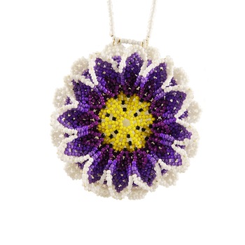 Pandantiv floare mov din margele in stil Huichol, handmade, CatE Pandantiv floare mov din margele in stil Huichol, handmade, CatE