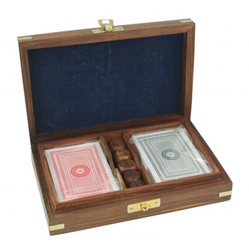 Joc de carti cu 5 zaruri Sea Club in cutie de lemn,2 bucati,17.5x12x4cm Joc de carti cu 5 zaruri Sea Club in cutie de lemn,2 bucati,17.5x12x4cm