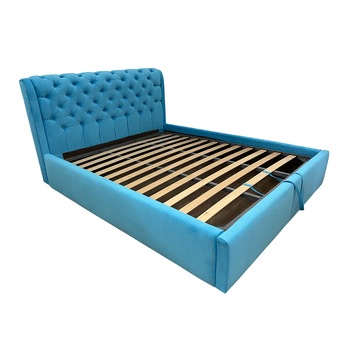 Pat tapitat Crysatal Albastru deschis, MobAmbient, cu tablie Chesterfield din catifea, somiera metalica rabatabila, lada de depozitare, pentru saltea 160 x 200 cm Pat tapitat Crysatal Albastru deschis, MobAmbient, cu tablie Chesterfield din catifea, somiera metalica rabatabila, lada de depozitare, pentru saltea 160 x 200 cm