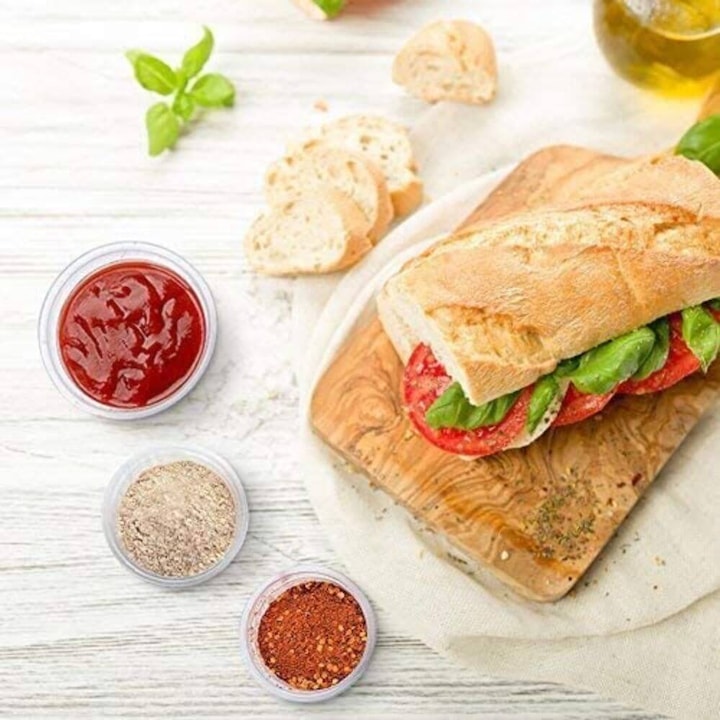 Set 50 Sosiere Plastic cu Capac, 120 ml, Diametru 47 mm, Transparent, Articole pentru Catering