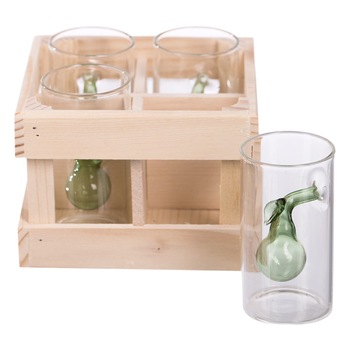Set 4 pahare din sticla cu para interioara 50 ml pentru tuica cu ambalaj lemn Set 4 pahare din sticla cu para interioara 50 ml pentru tuica cu ambalaj lemn