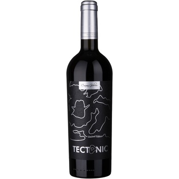 Vin Rosu GirboiuTectonic, Feteasca Neagra, Sec, 0.75l Vin Rosu GirboiuTectonic, Feteasca Neagra, Sec, 0.75l