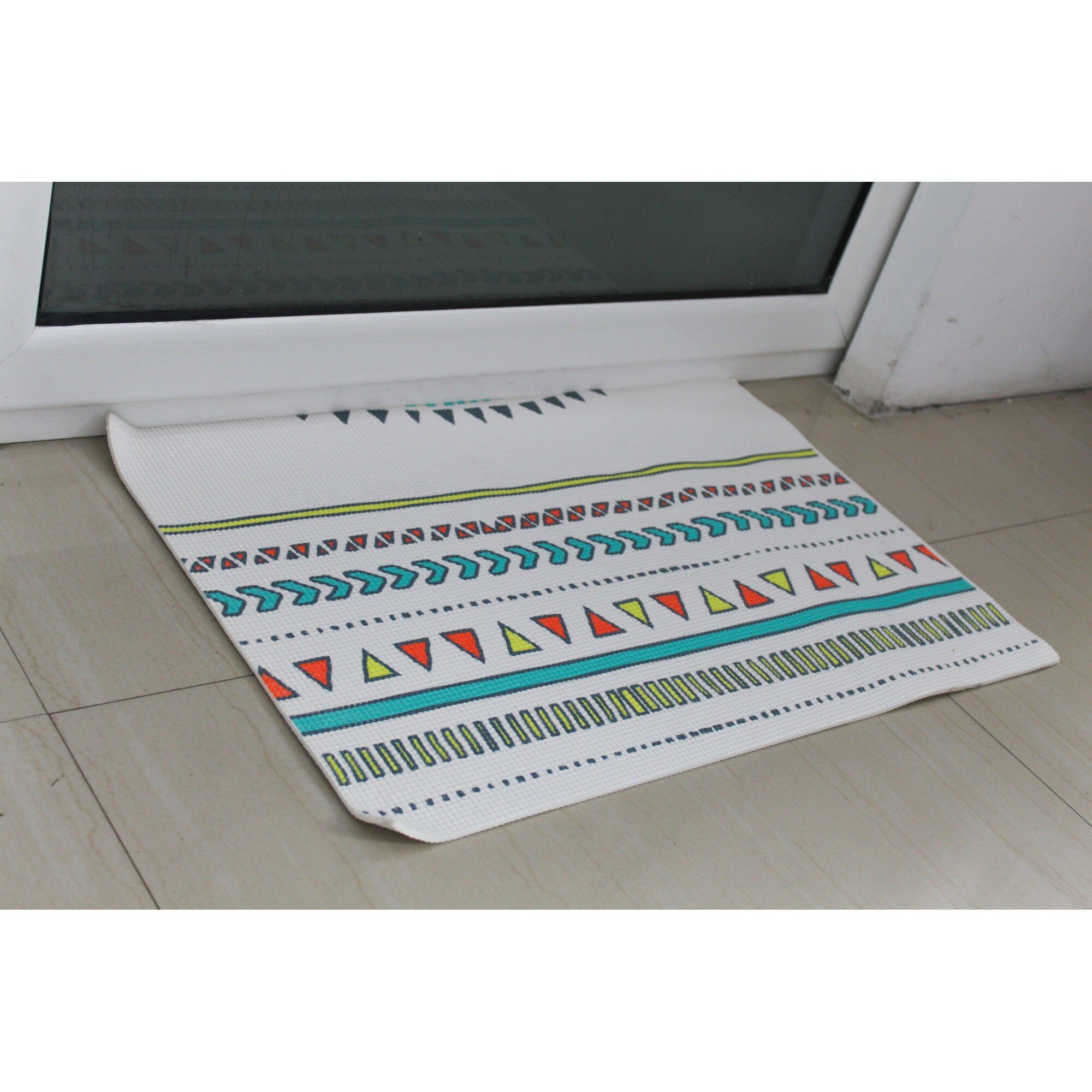 Covoras Baie, tip antialunecare , antiderapant, 60x40cm, poliester, model alb , linii verticale