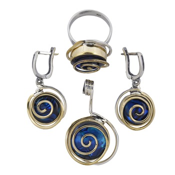 Set argint si alama, contine cercei, inel reglabil, pandantiv cu opal albastru marin Set argint si alama, contine cercei, inel reglabil, pandantiv cu opal albastru marin