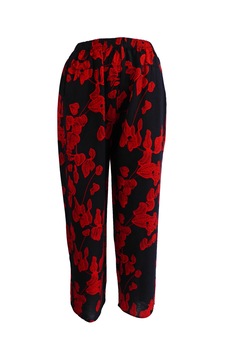 Pantaloni de vara UNIVERS FASHION cu 2 buzunare, albastru cu imprimeu frunze rosii, elastic la talie Pantaloni de vara UNIVERS FASHION cu 2 buzunare, albastru cu imprimeu frunze rosii, elastic la talie