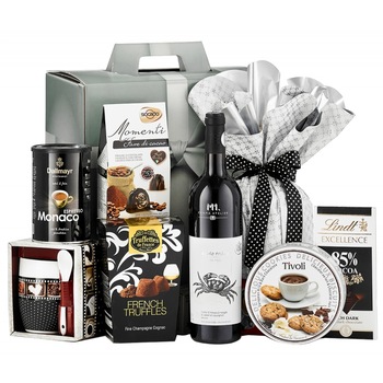 Pachet cadou, Best Image, model Silver Story, cu vin Sable Noble M1 Crama Atelier, ciocolata Lindt, fursecuri, praline si cafea premium Pachet cadou, Best Image, model Silver Story, cu vin Sable Noble M1 Crama Atelier, ciocolata Lindt, fursecuri, praline si cafea premium