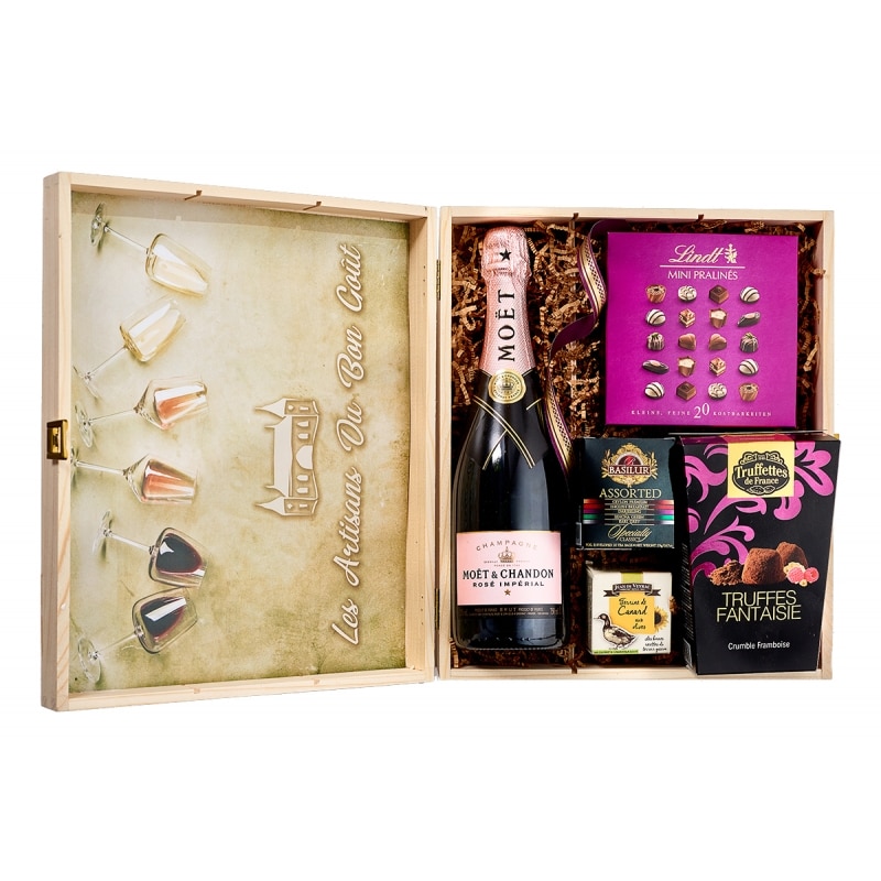 Cufar din lemn Moet Rose Gift, cu sampaniei Moet&Chandon Rose, praline Lindt, trufe si ceai intens aromat